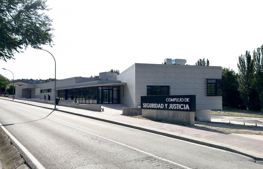 sede local policía villalbilla Kubiko Studio